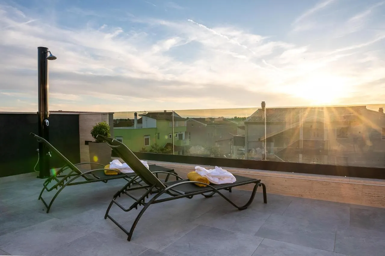 Apartment 88 - Rooftop Jacuzzi & Terrace Zadar