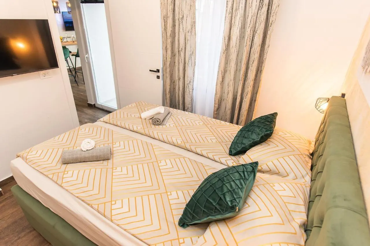 Apartment 88 - Rooftop Jacuzzi & Terrace Zadar