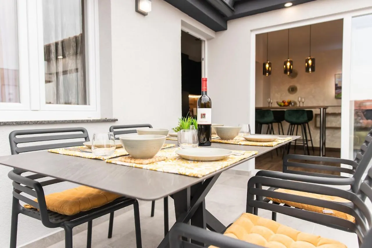 Apartment 88 - Rooftop Jacuzzi & Terrace Zadar Croatia