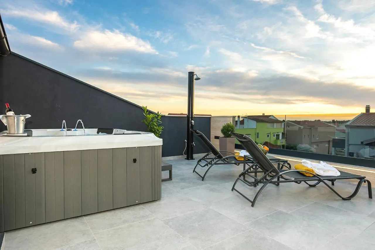 Apartment 88 - Rooftop Jacuzzi & Terrace Zadar