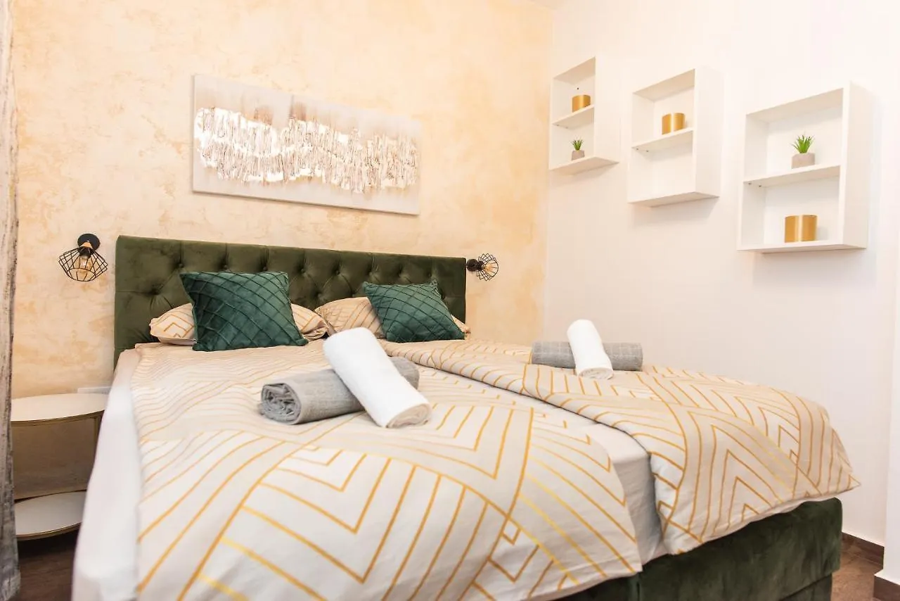 Apartment 88 - Rooftop Jacuzzi & Terrace Zadar