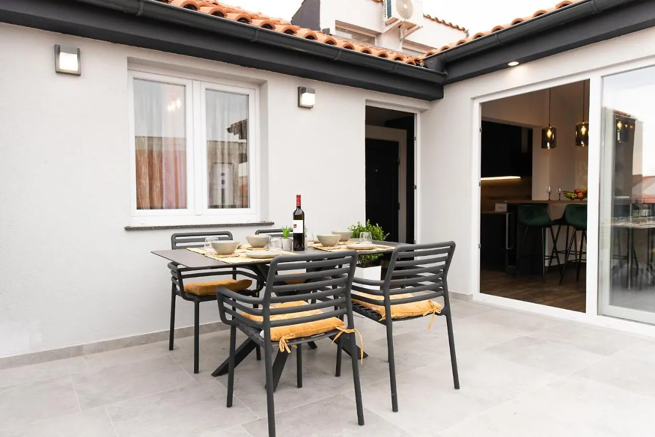 Apartment 88 - Rooftop Jacuzzi & Terrace Zadar