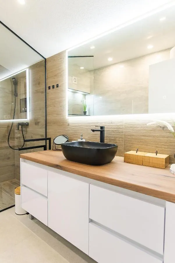 Apartment 88 - Rooftop Jacuzzi & Terrace Zadar